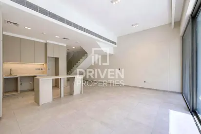 Spacious Layout with Maids Room | Ready to Move in