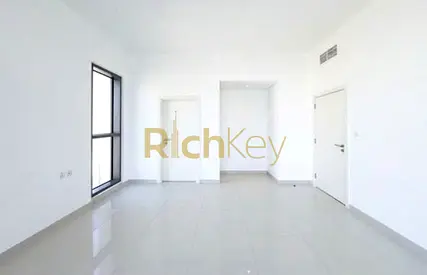 Ready to move | Spacious | Modern | Unfurnished