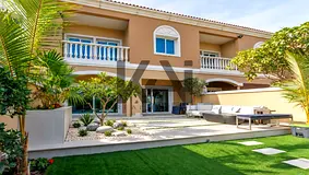 Spacious 3BR+Maids | Fully Renovated | Park Facing