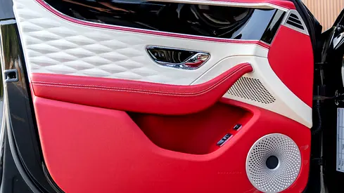 2024 Bentley FLYING SPUR photo 9