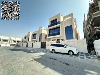 فيلا فاخرة مكونة من 7 غرف نوم مع مسبح معروضة للبيع.