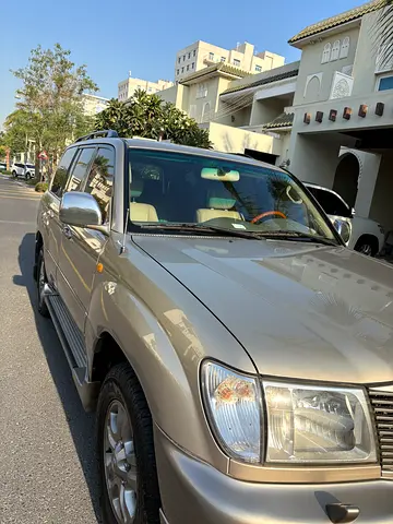 2005 Toyota LAND CRUISER photo 1