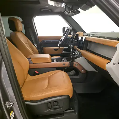 صورة 7 لـ 2024 LAND Rover DEFENDER