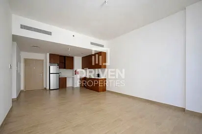 Light and Airy Apartment | Marina Community
