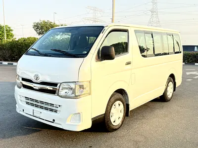 2012 Toyota HIACE photo 2