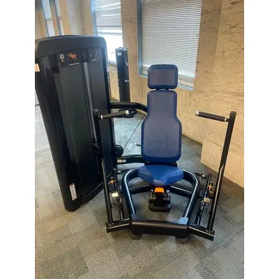 Life Fitness Chest Press