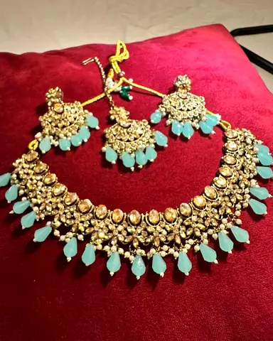 Gold-tone Kundan Necklace Set with Turquoise Drops and Earrings (Used)