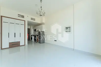 Spacious Layout | Ready to Move | Prime Location