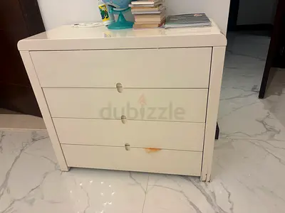 Modern White Glossy 4-Drawer Chest of Drawers