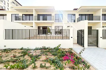Immaculate 3BR + maids Duplex Garden &amp; Pool Access