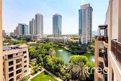 Stunning Lake View | Vacant | High Floor