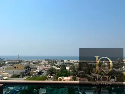إطلالة بحرية كاملة من جميع زوايا الشقة | 3 غرف وصالة بمساحات واسعة جداً | غرفـة خادمة ماستر | بلكونتان على البحر | تكييف وصيانة ومواقف وغاز مجاناً | ت