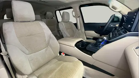 2024 Toyota LAND CRUISER photo 6