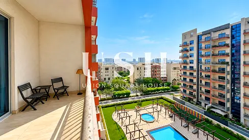 Luxury 1BR | Spacious Interiors | Modern Design