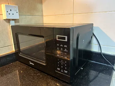 Media solo microwave oven
