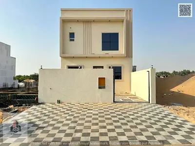 An excellent residential or investment opportunity: own a luxury townhouse featuring a modern façade, a large front setback, a spacious internal court