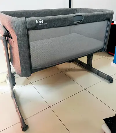 Joie Roomie Glide bedside crib - grey, gently used
