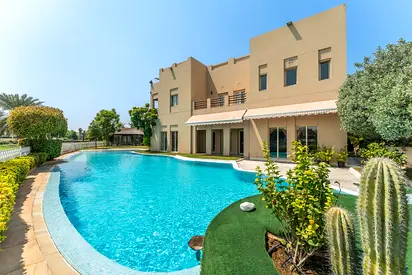 Lake-Facing Villa on Large Plot in The Meadows