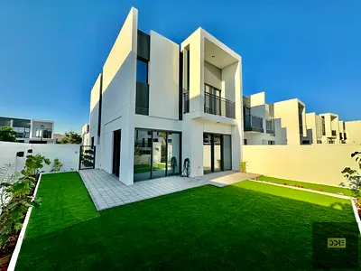 Landscaped Corner 4Bed+Maids room | Close To Amenities