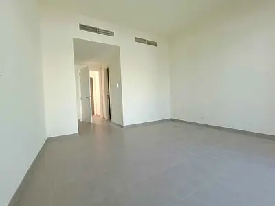 Spacious 2BR Apartment | Urbana I | Courtyard View