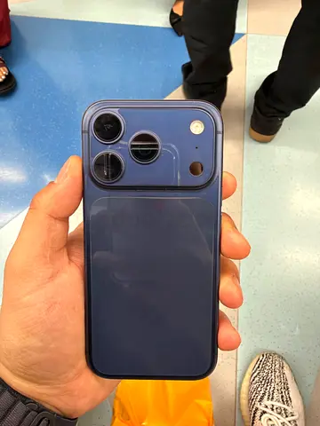 iPhone 17 pro 256gb blue