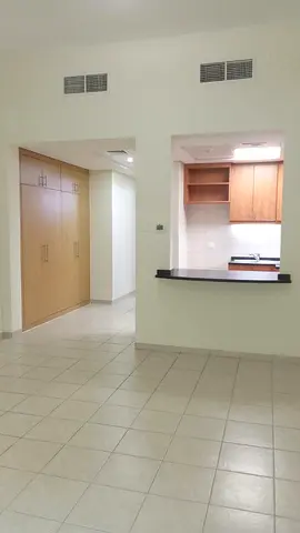 Chiller Free | STUDIO | 6 CHQs | Aed 42k FAMILY