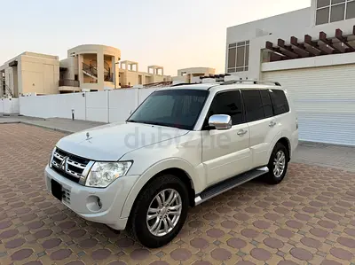 Mitsubishi Pajero 3.8L V6 GLS Top of the Range GCC 2014 Well Maintained Second Owner