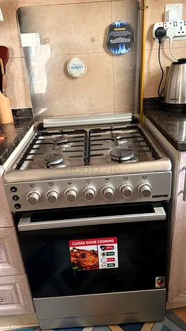 Geepas 4-Burner Gas Cooker with Oven - Good Working Condition