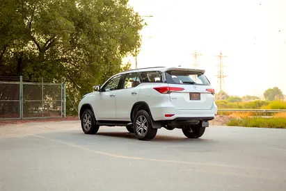 2025 Toyota FORTUNER photo 5