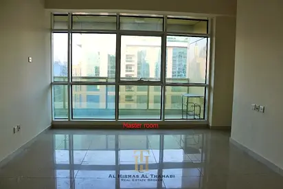 غرفة نوم واحدة في الطابق العلوي | إطلالات على البحيرة والأفق | شرفة | برج ليك سيتي JLT