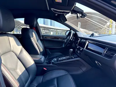 صورة 10 لـ 2022 Porsche MACAN