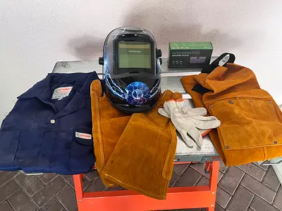 Welding helmet + leather jacket, gloves and apron - Complete welder kit