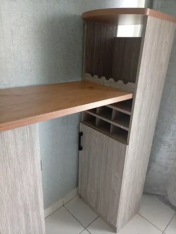 Bar/stools suitable for small areas