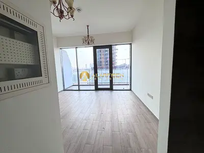 استوديو غير مفروش | Maya 4 JVT | الوصول إلى الشرفة والمسبح