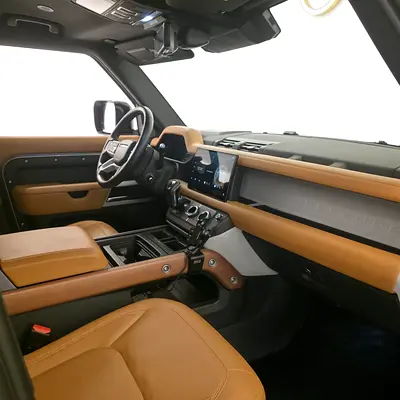 صورة 8 لـ 2024 LAND Rover DEFENDER