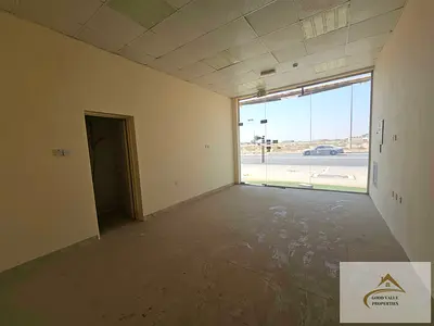 Spacious warehouse on the main road