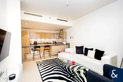 Premium | Spacious | Modern | Studio