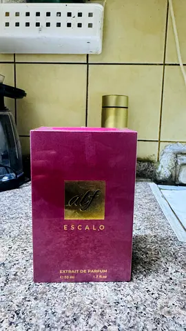 Escalo extrait de parfum 50ml - brand new