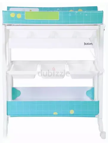 Baby diaper changing table