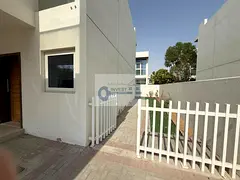 L SHAPE GARDEN 3BR TOWNHOUSE IN A GATTED COMMUNITY