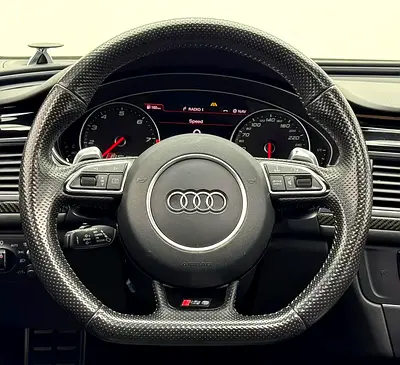 صورة 9 لـ 2017 AUDI RS6