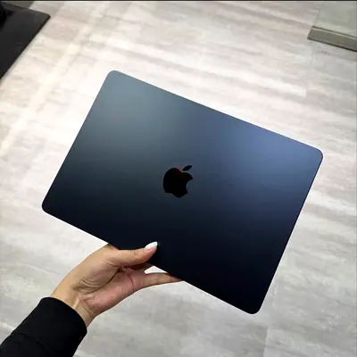 MacBook Air 15" (M3, 2024) — 16GB RAM / 512GB SSD ( Space gray)