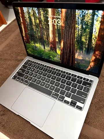 MacBook Air 8GB 250GB
