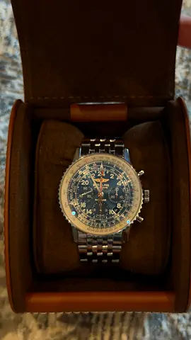 Breitling stainless steel men's watch with original box (pre-owned)