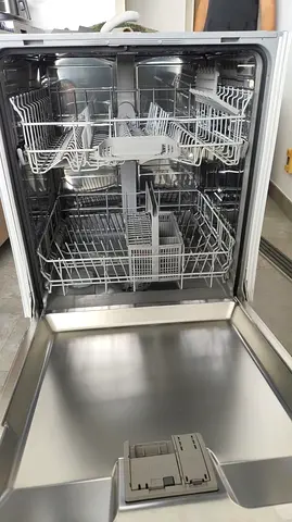 Siemens Built-in stainless steel dishwasher in good condition
