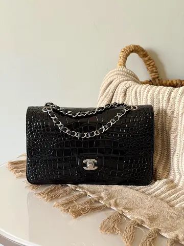 Black crocodile-effect chain shoulder bag (pre-owned)
