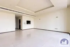 Spacious Layout I Beach Front | Vacant | Type A