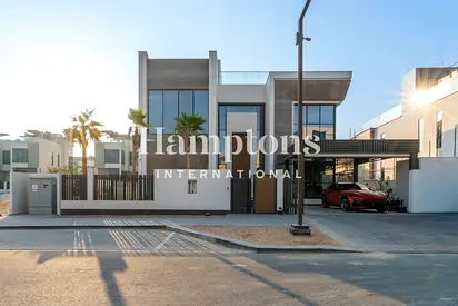 Ultra-Luxury 5BR Villa | Fully Upgraded -Furnished