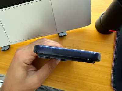 Used Iphone 17 pro – good working condition, some wear on the body only