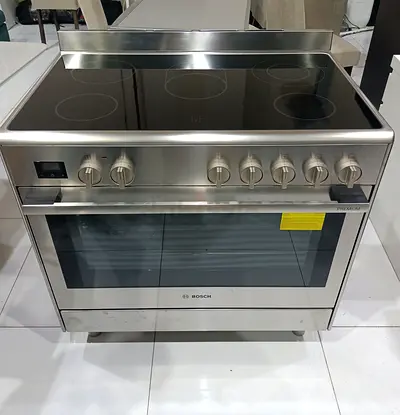 Bosch Series 8 Stainless Steel Ceramic Cooking Range with Oven 90cm- Good Condition